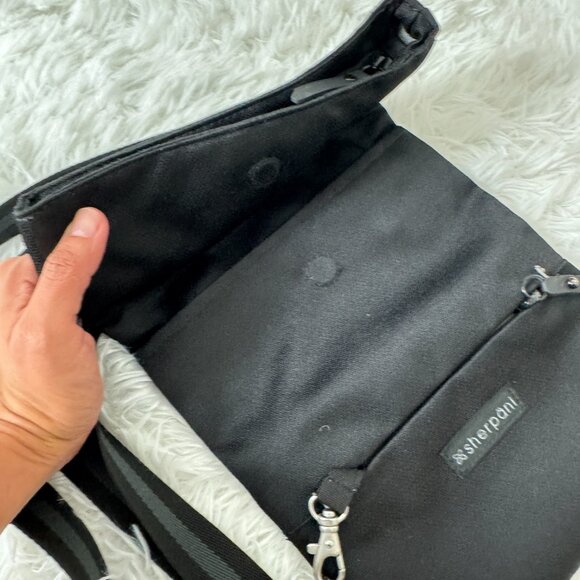 Sherpani Pica, Small Crossbody Purse RFID Protection Black - Picture 3 of 11